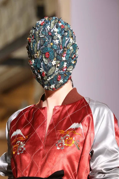 Look 93